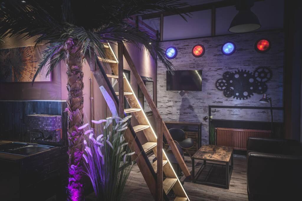 Einzigartige Ferienwohnung Bunt Wie Berlin Luaran gambar