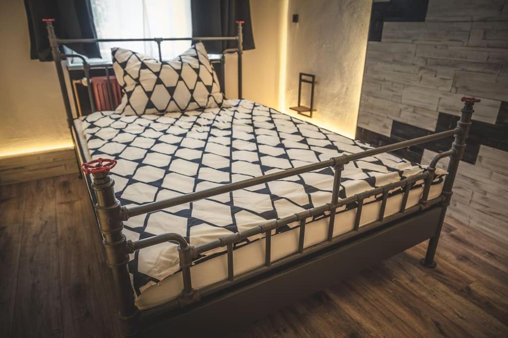 Einzigartige Ferienwohnung Bunt Wie Berlin Luaran gambar