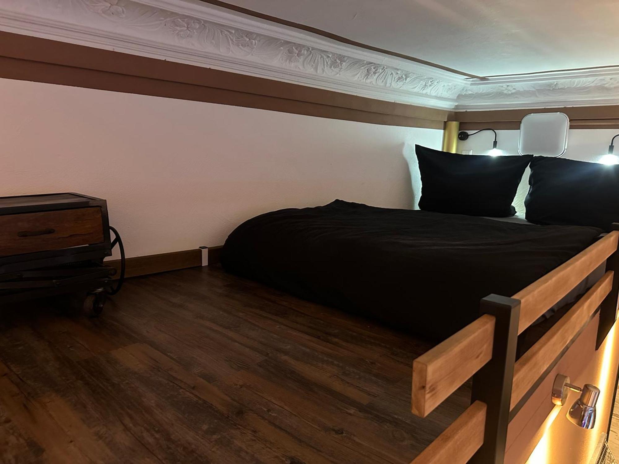 Einzigartige Ferienwohnung Bunt Wie Berlin Luaran gambar